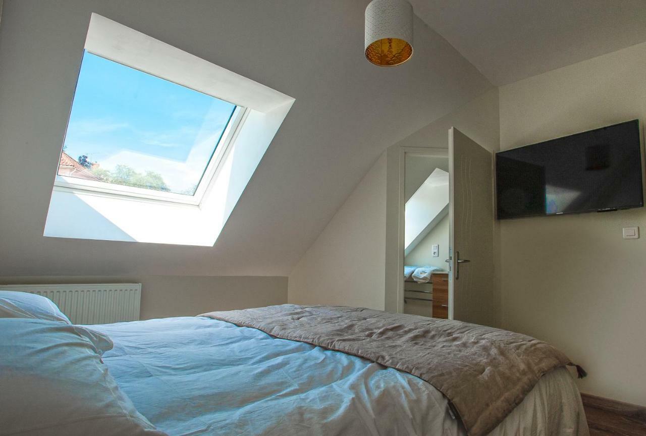 Le Feneau Maison D'Hotes Creuzier-le-Neuf ภายนอก รูปภาพ